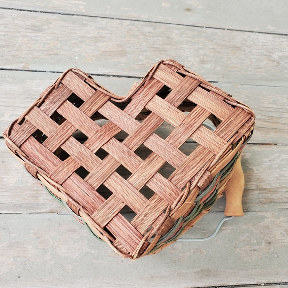 Heart Wicker Basket 4"x8" Vintage Rattan Boho Raffia Straw Handle Cottagecore - Picture 8 of 8